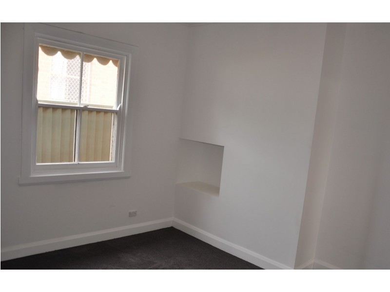 110 Peel St, Bathurst NSW 2795