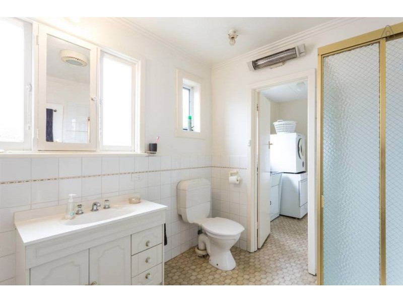 1/1 Edinburgh St, Hampton VIC 3188