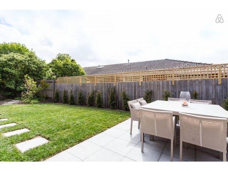 1/1 Edinburgh St, Hampton VIC 3188