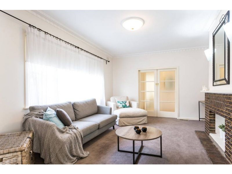1/1 Edinburgh St, Hampton VIC 3188