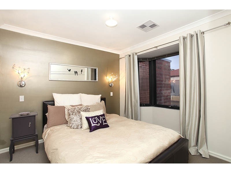 2/2 Briza Lane, Forrestfield WA 6058