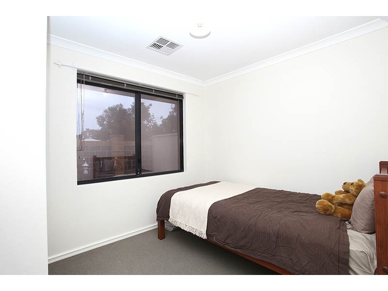 2/2 Briza Lane, Forrestfield WA 6058