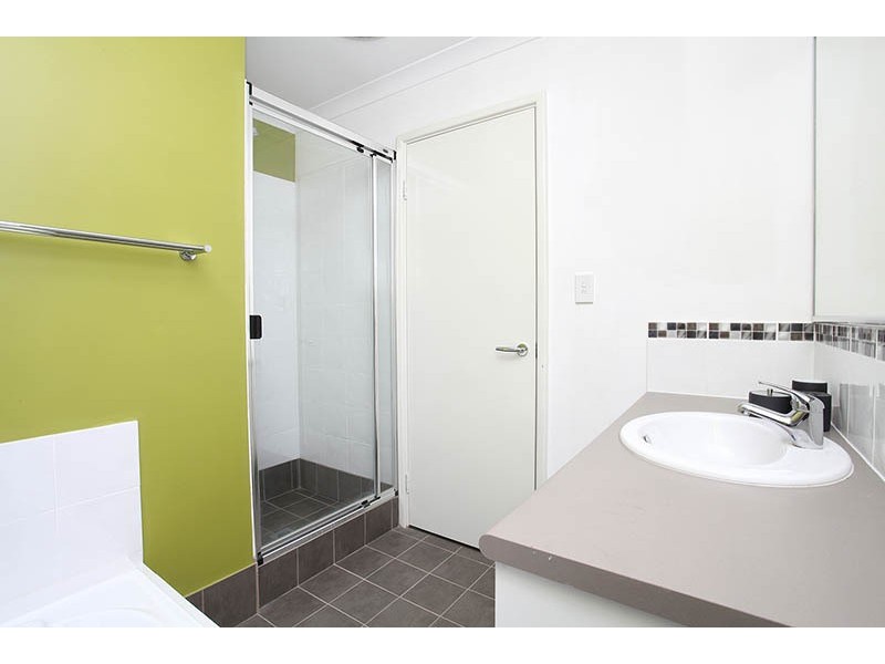 2/2 Briza Lane, Forrestfield WA 6058