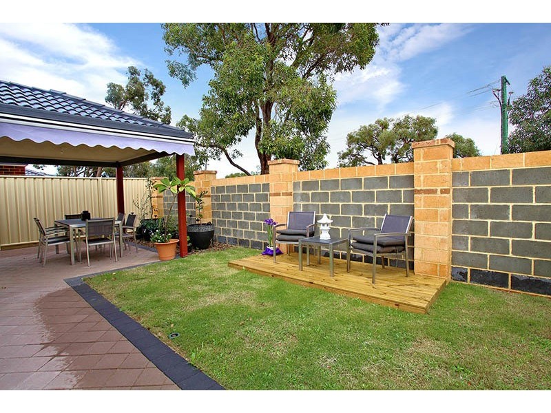 2/2 Briza Lane, Forrestfield WA 6058