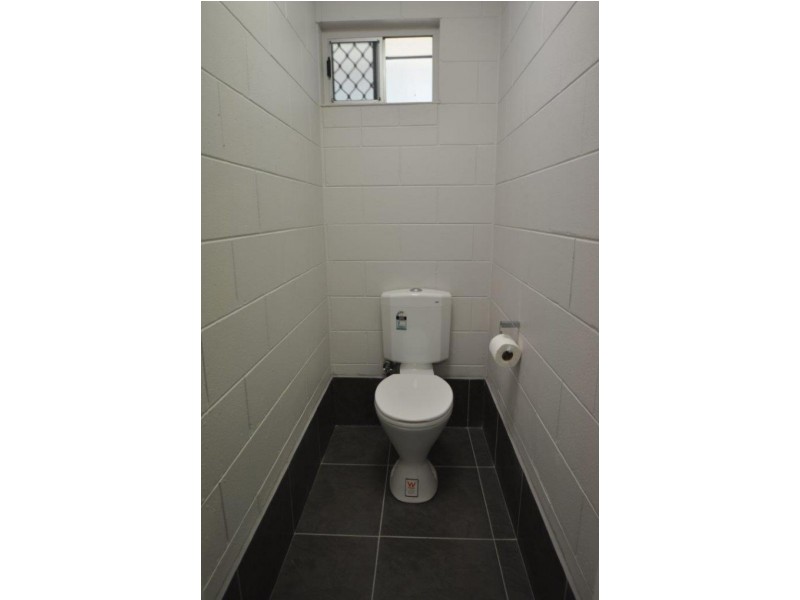 88 Swallow St, Mooroobool QLD 4870