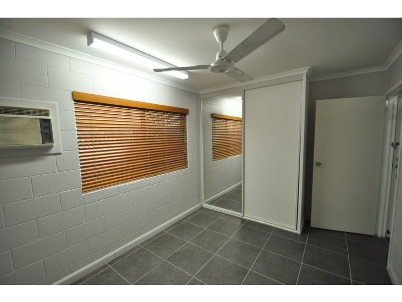 88 Swallow St, Mooroobool QLD 4870