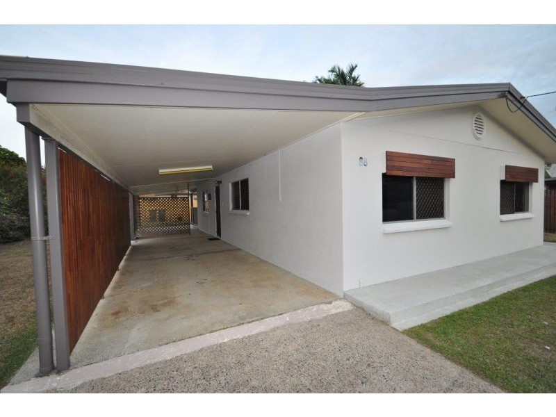 88 Swallow St, Mooroobool QLD 4870