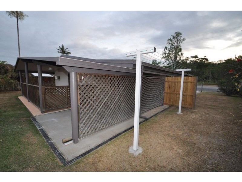 88 Swallow St, Mooroobool QLD 4870