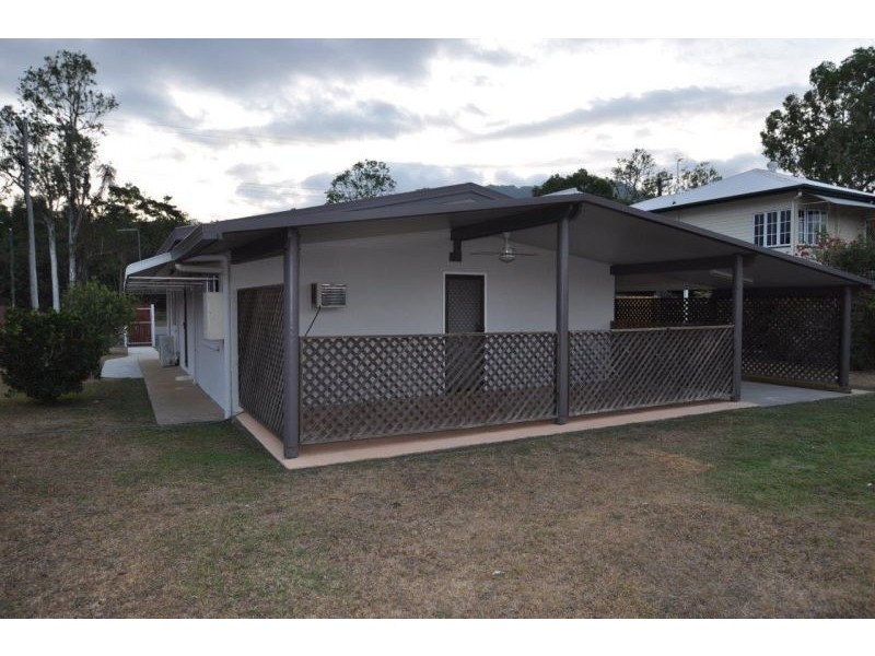 88 Swallow St, Mooroobool QLD 4870