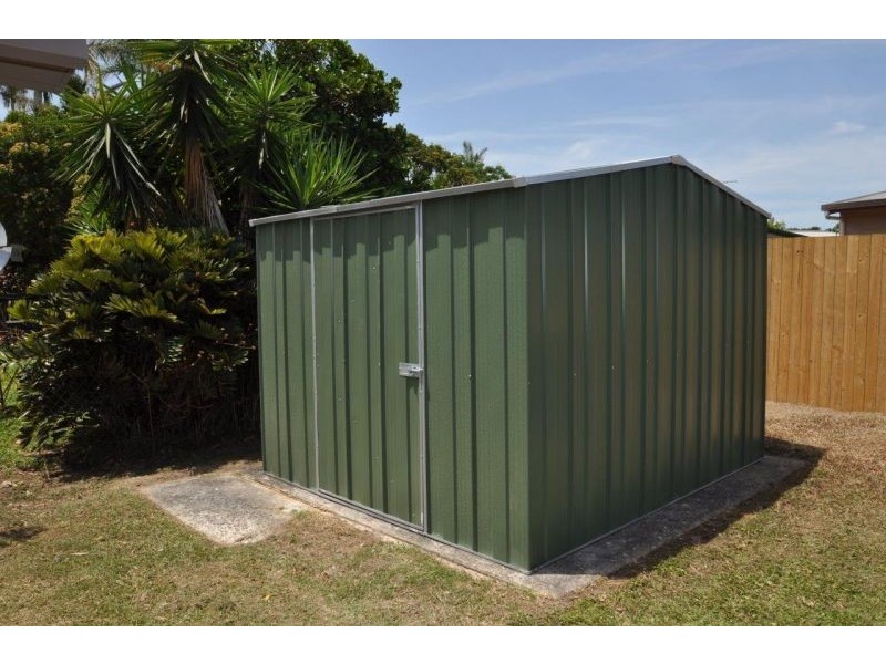88 Swallow St, Mooroobool QLD 4870
