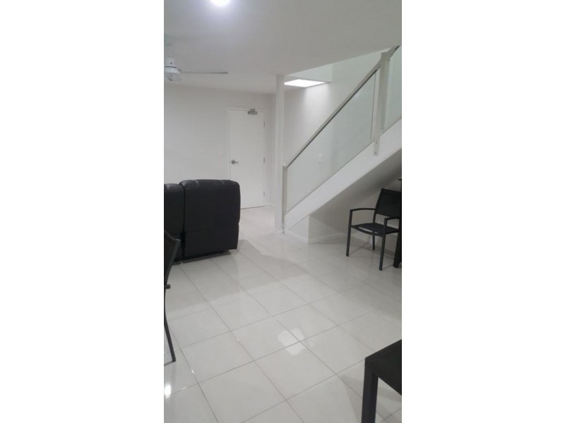 1/21 Denmans Camp Rd, Scarness QLD 4655