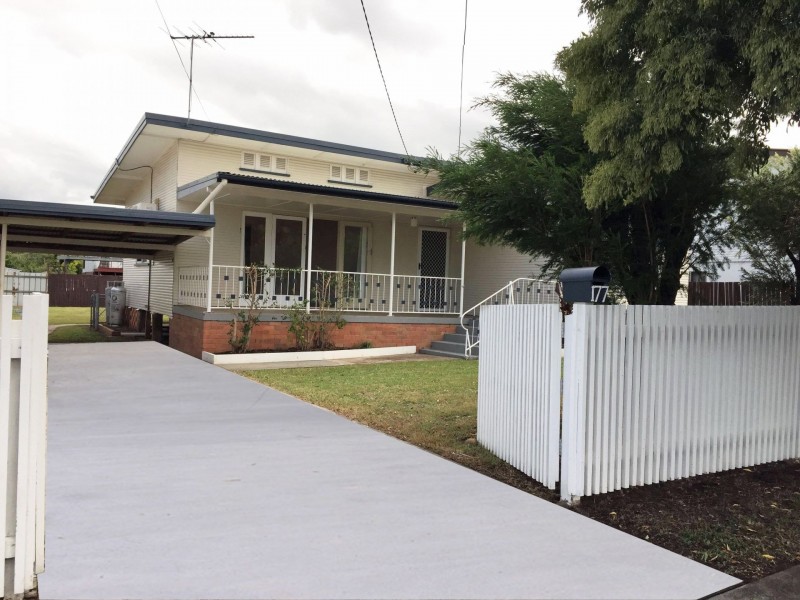 177 South Station Road, Silkstone QLD 4304