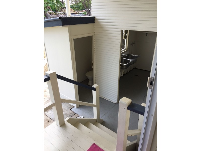 177 South Station Road, Silkstone QLD 4304