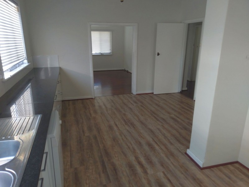 8 Drake Street, Bayswater WA 6053