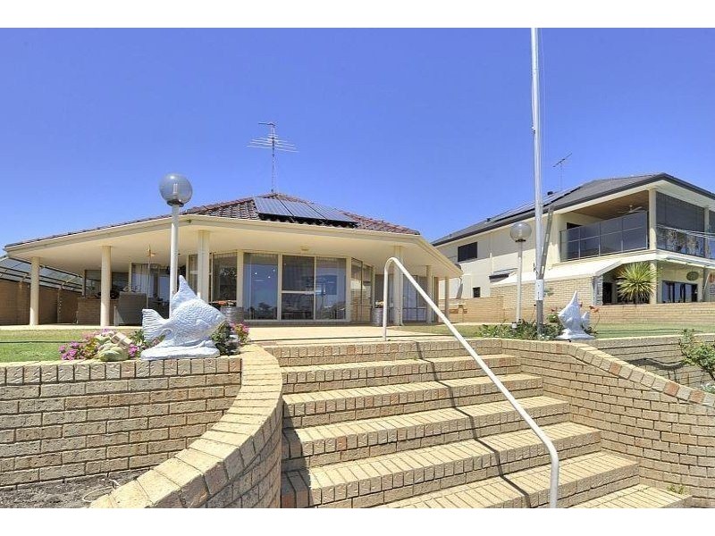 14 Warren Place, Dudley Park WA 6210