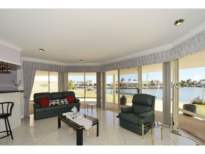 14 Warren Place, Dudley Park WA 6210