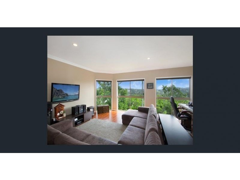 32 Broadwater Esplanade, Bilambil Heights NSW 2486