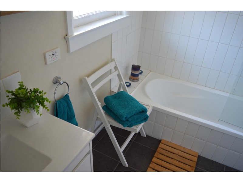 239 Peel Street, West Bathurst NSW 2795
