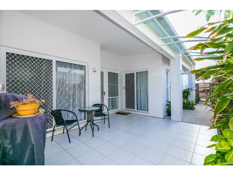 2/64 Castile Crescent, Edens Landing QLD 4207