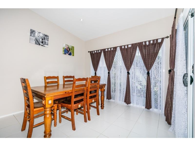 2/64 Castile Crescent, Edens Landing QLD 4207