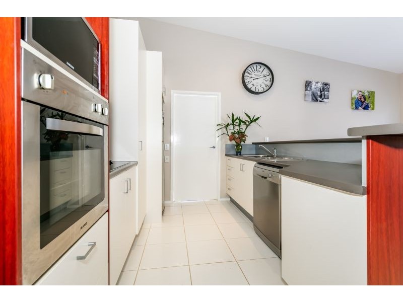 2/64 Castile Crescent, Edens Landing QLD 4207