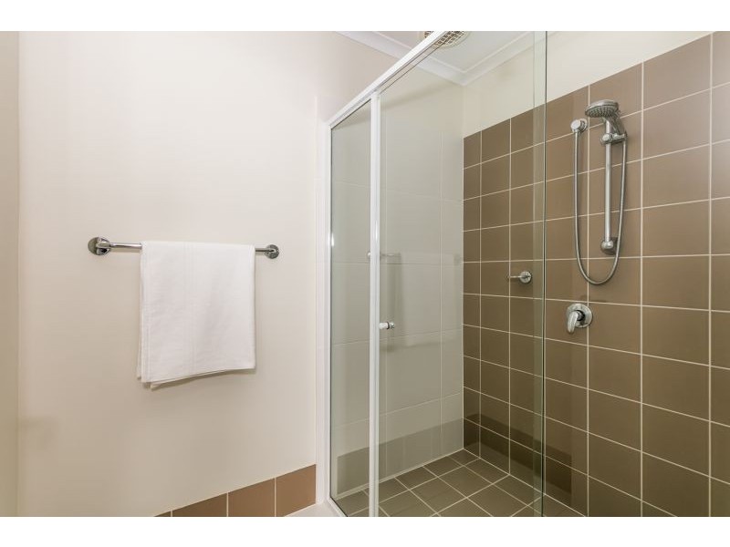 2/64 Castile Crescent, Edens Landing QLD 4207