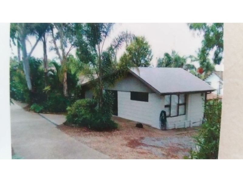 35 Tambourah Drive, Benowa QLD 4217