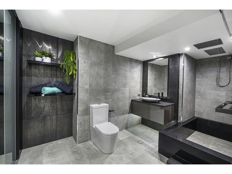 56/2940 Gold Coast Highway, Surfers Paradise QLD 4217