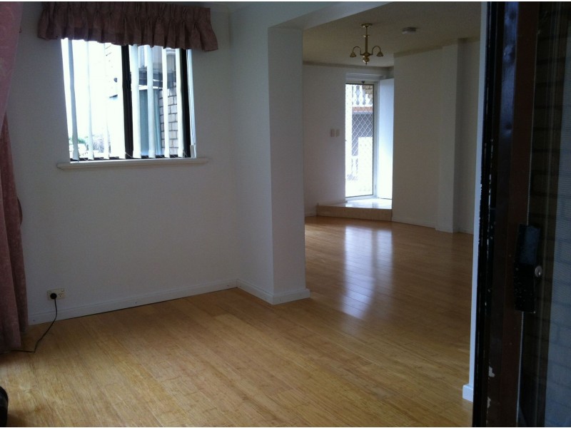 1/158 Melville Parade, Como WA 6152