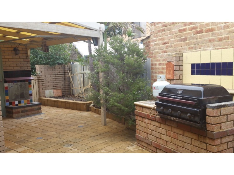 1/158 Melville Parade, Como WA 6152