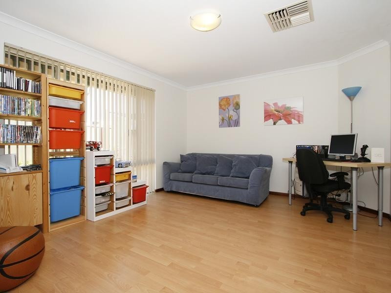 9 Aruba Court, Southern River WA 6110