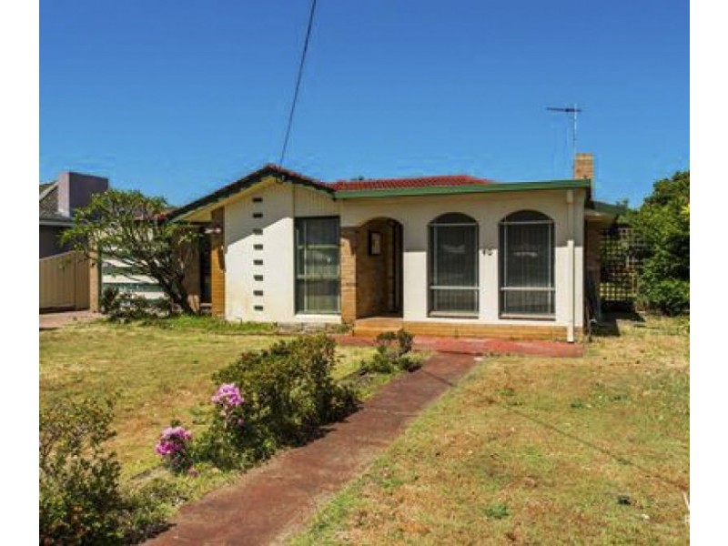 40 Whiteside St, Cloverdale WA 6105