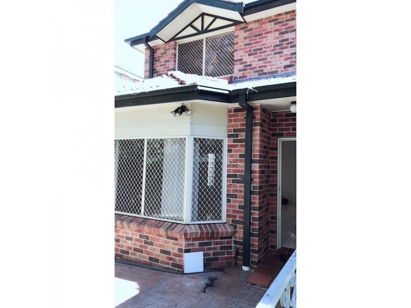 10/2-4 Myrtle Rd, Bankstown NSW 2200