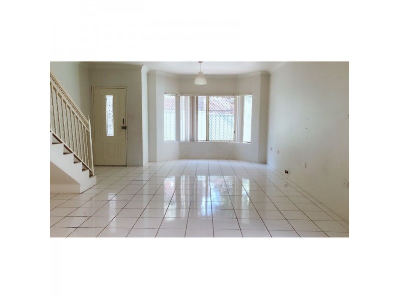 10/2-4 Myrtle Rd, Bankstown NSW 2200