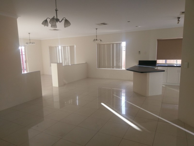 21 Hirundo Bend, Tapping WA 6065