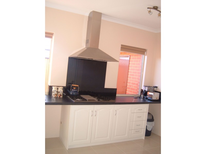 21 Hirundo Bend, Tapping WA 6065