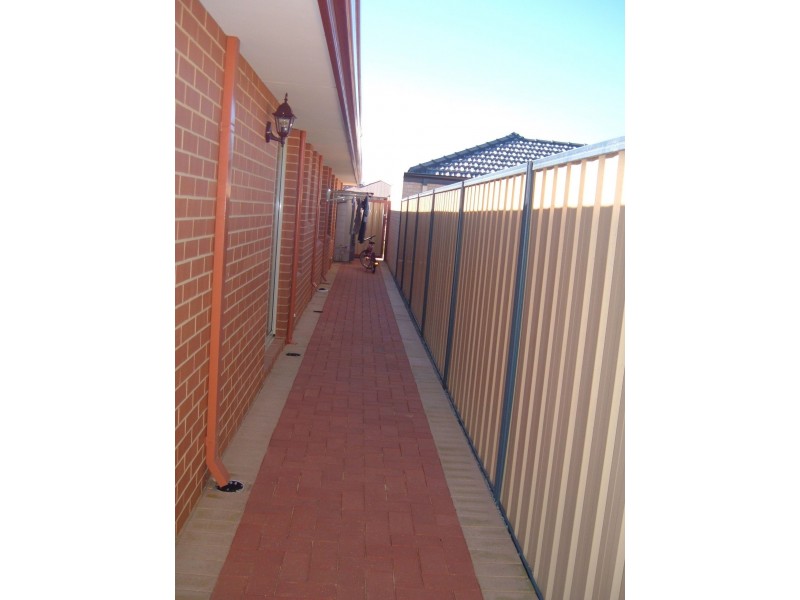 21 Hirundo Bend, Tapping WA 6065