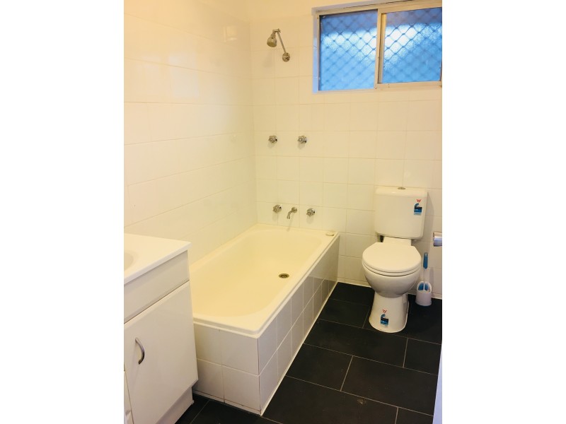 12 Melinda Grove, Lake Heights NSW 2502