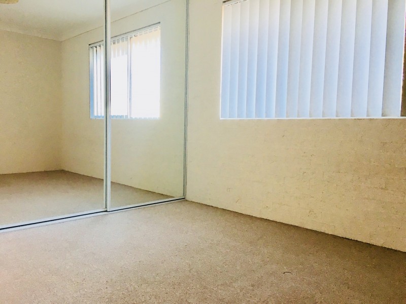 12 Melinda Grove, Lake Heights NSW 2502