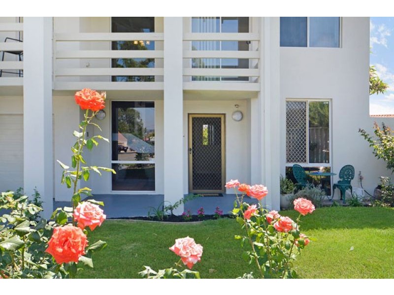 7 Suiza Place, Carine WA 6020