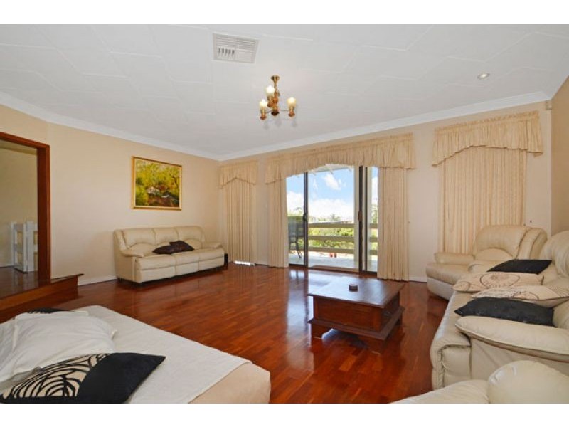 7 Suiza Place, Carine WA 6020