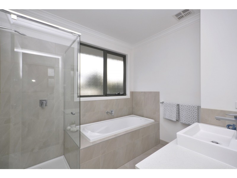 2/40 Oban Road, Ringwood North VIC 3134