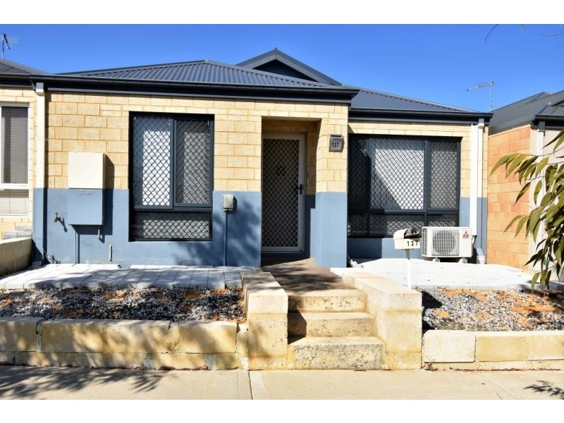 137 Lambeth Circle, Wellard WA 6170