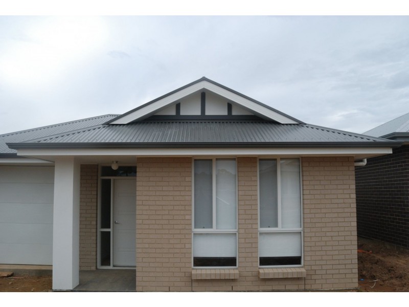 11 Grantchester Ave, Mount Barker SA 5251