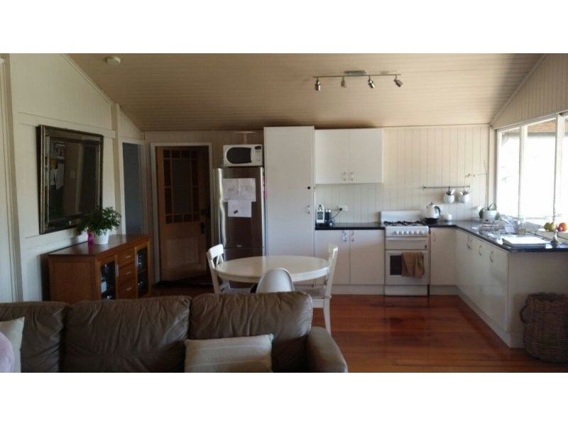 53 Frank St, Norman Park QLD 4170