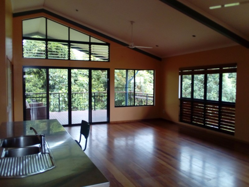 65 Holland St, Wongaling Beach QLD 4852