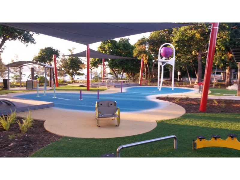 65 Holland St, Wongaling Beach QLD 4852