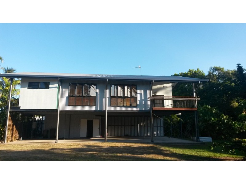 65 Holland St, Wongaling Beach QLD 4852