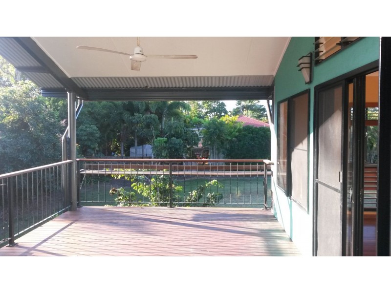 65 Holland St, Wongaling Beach QLD 4852