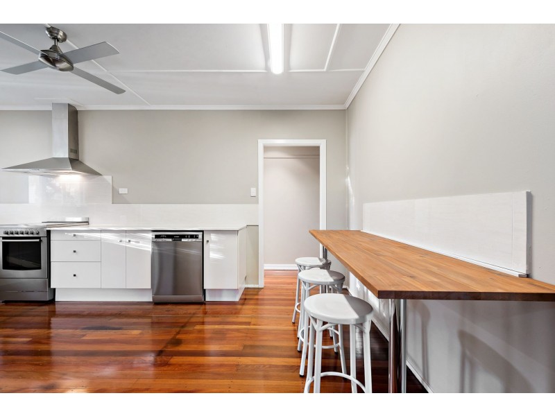 9 Kenbarry Street, Brighton QLD 4017